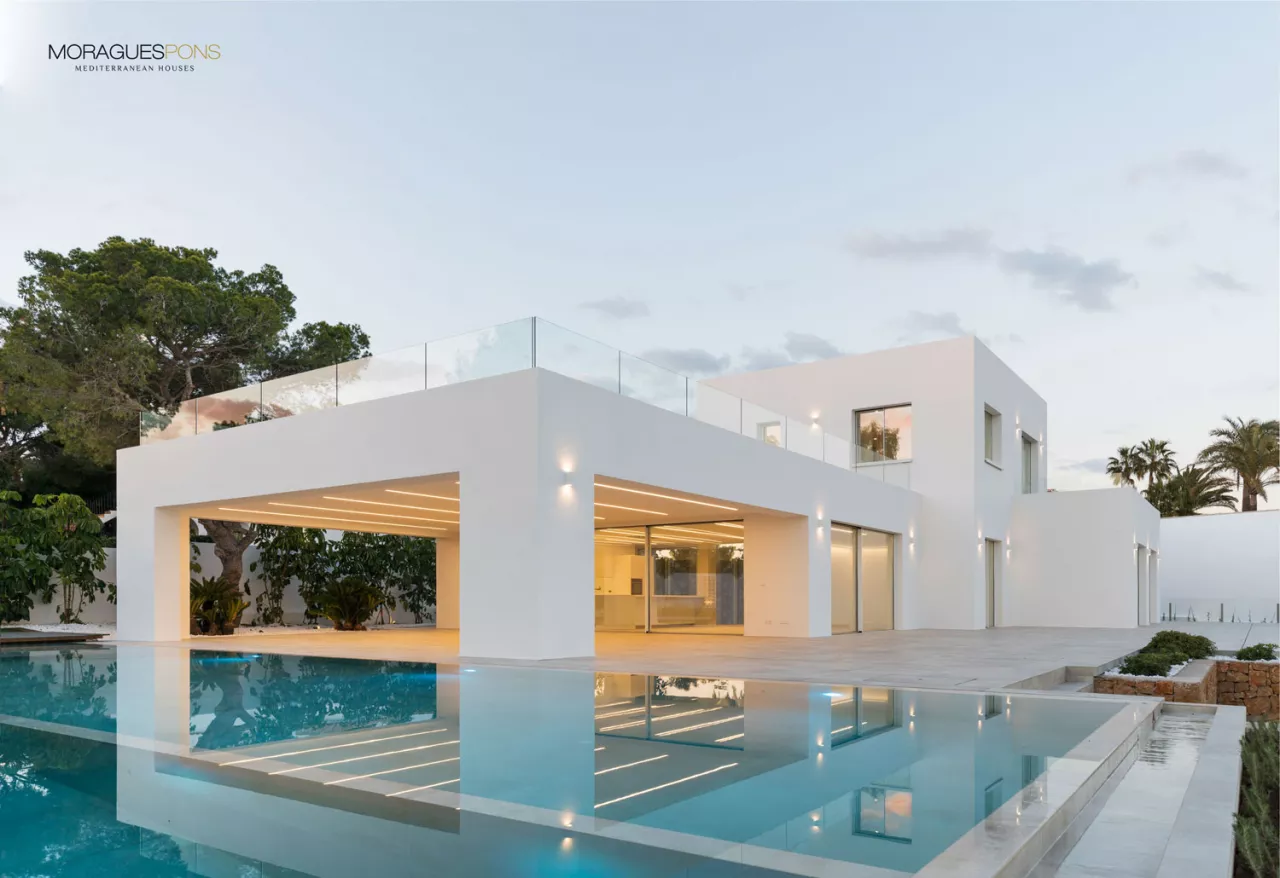 Villa de lujo de estilo mediterráneo y en primera linea de mar - 3/13