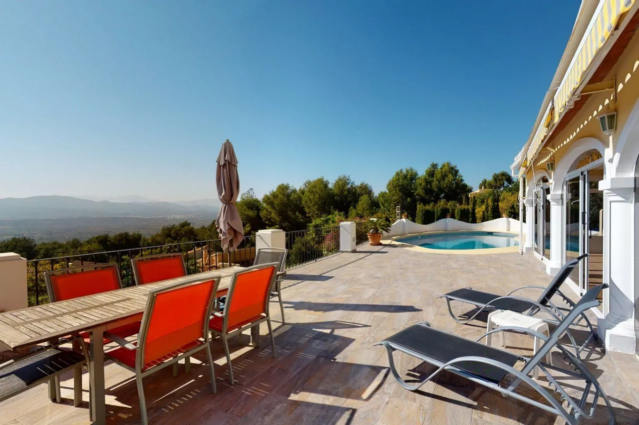 Villa on the Montgó in Jávea with open views - 1/43