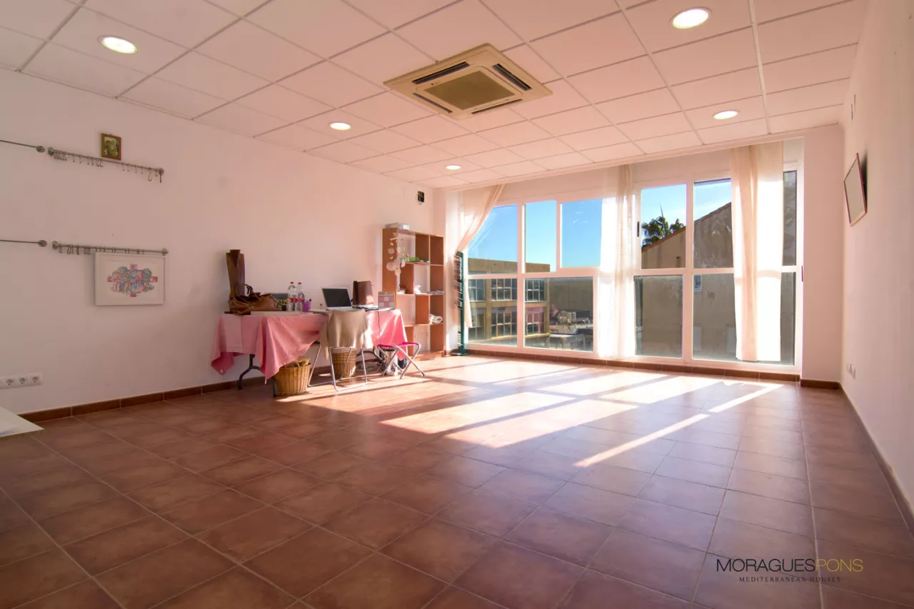 Retail space in the shopping centre Javea for sale - 1/6