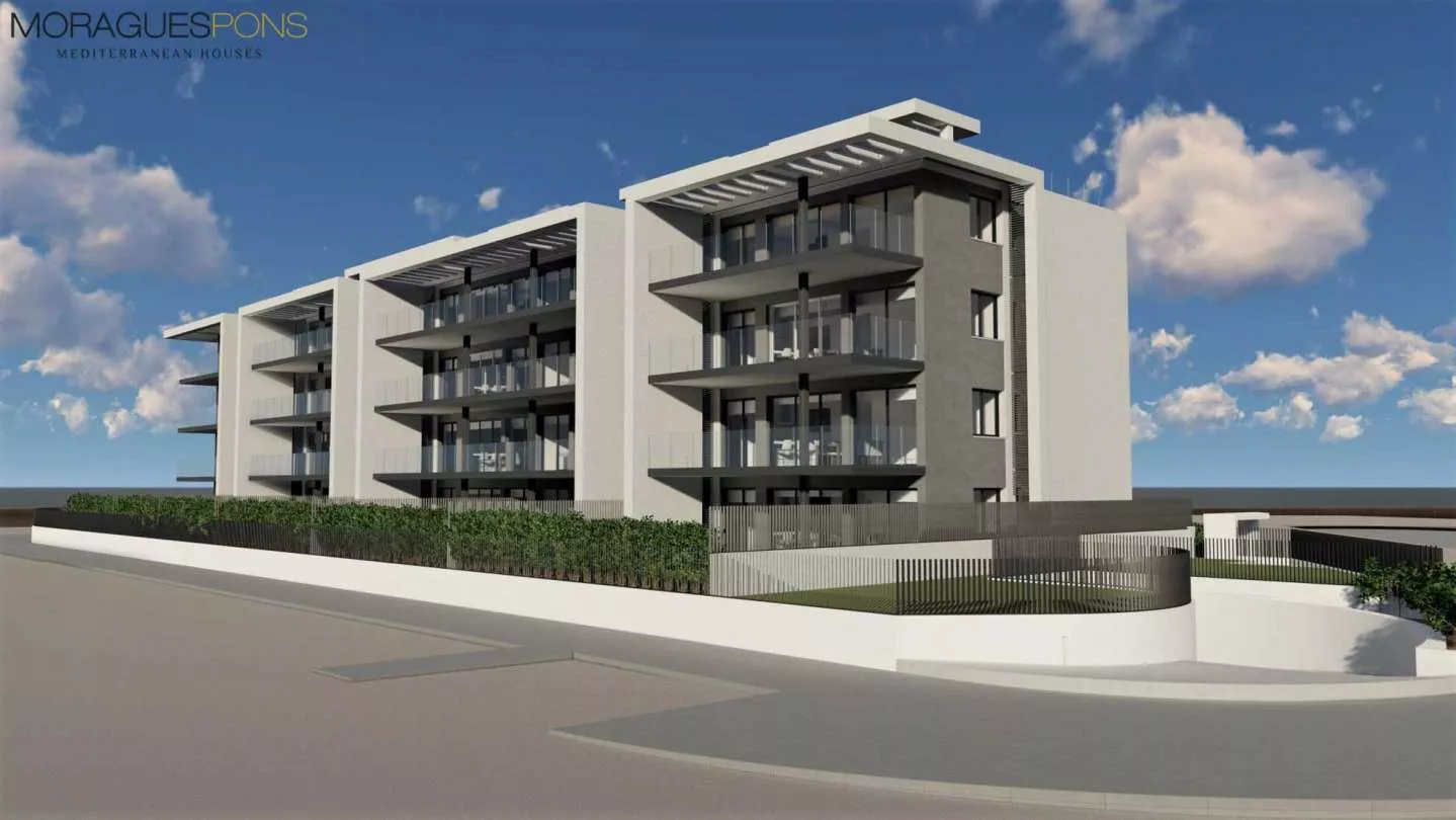 Primera planta de obra nueva en construcción en la playa del arenal de Jávea