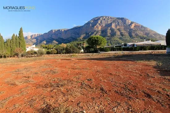 Se vende parcela plana en Jávea zona Montgó