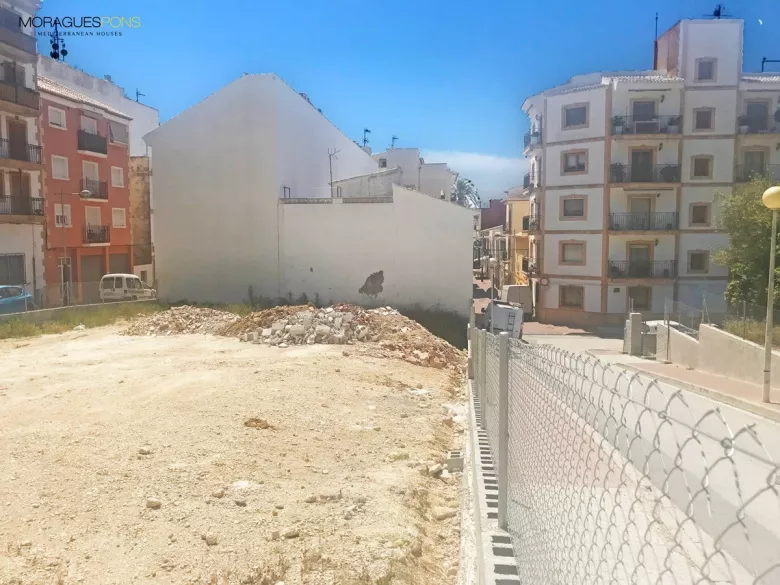 Land for sale to build apartments in Javea