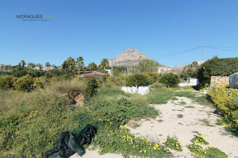 Grundstück in der Nähe des Dorfes - 1/4