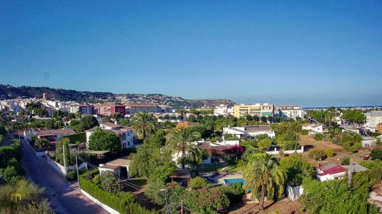 renovierungsbedürftiges Landhaus in Jávea - 1/10