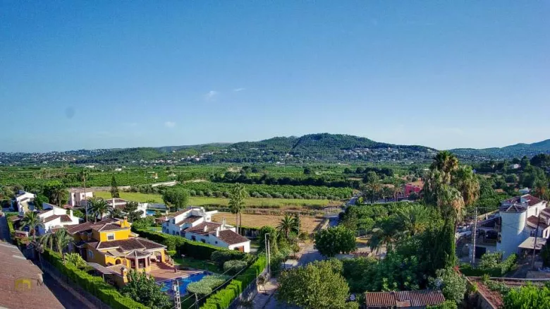 renovierungsbedürftiges Landhaus in Jávea - 2/10