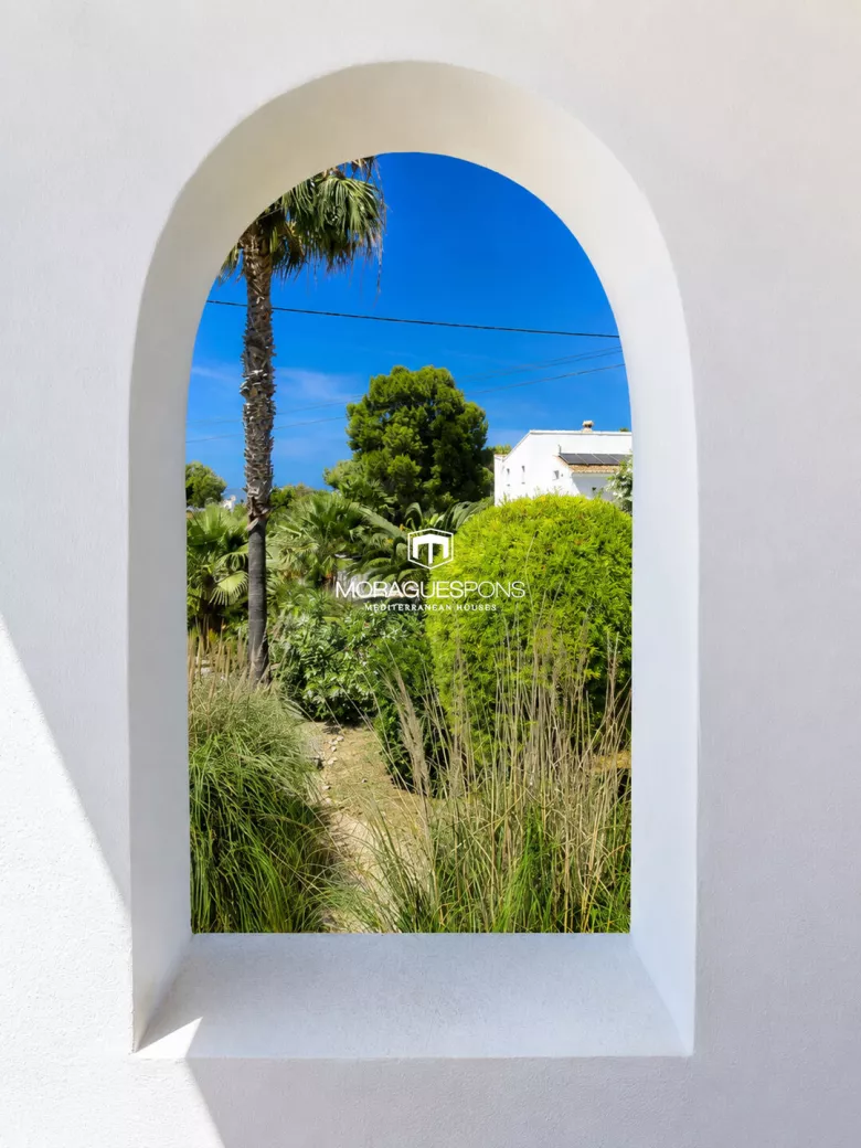 Image 21 of 40