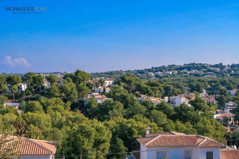 Excellente opportunité : terrain disponible à Costa Nova, l'un des quartiers résidentiels les plus recherchés de Jávea. - 1/2