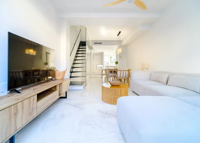 Adosado exclusivo con vistas y piscina en Jávea - Zona Arenal - 1/34