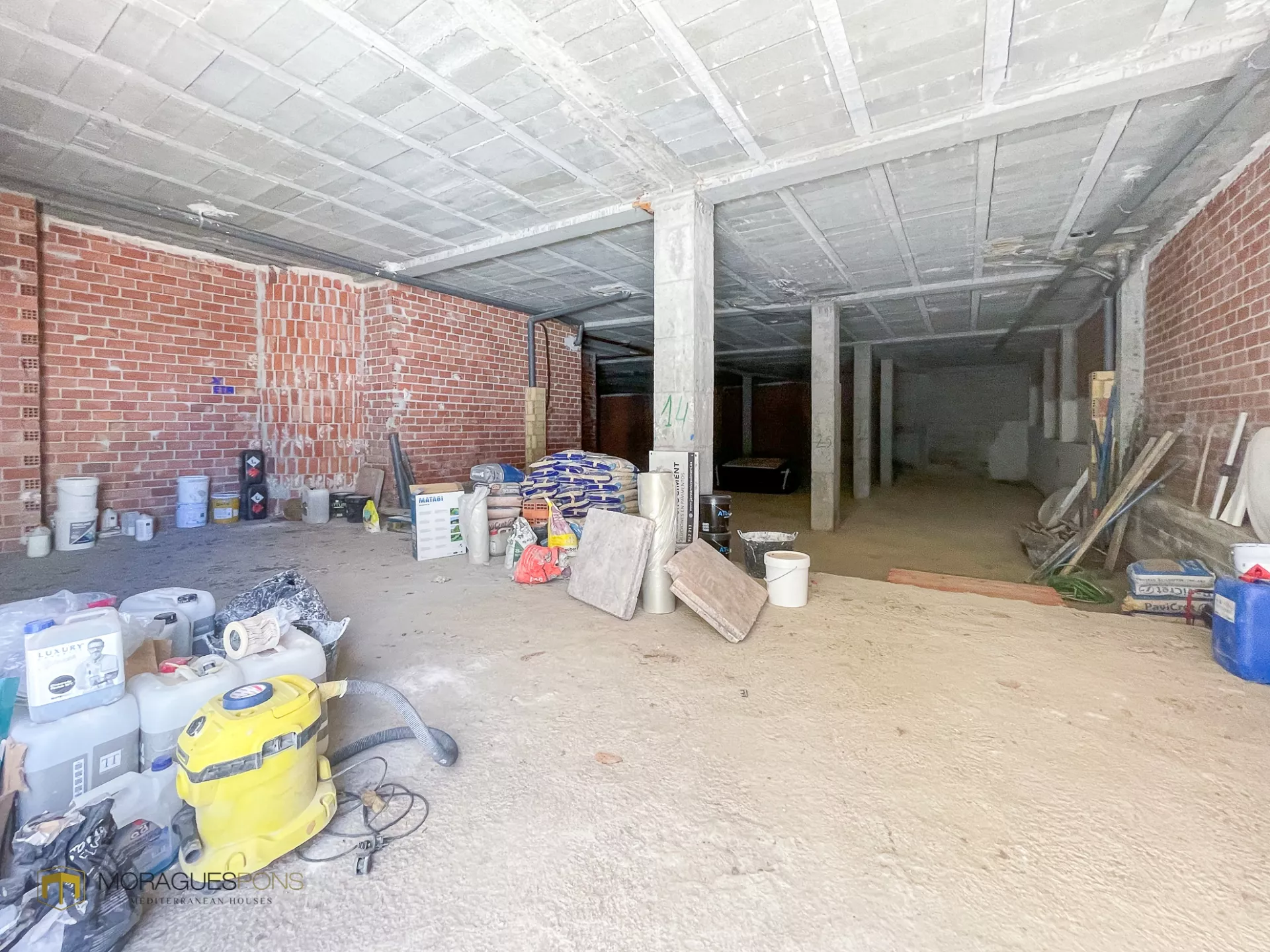 Großes Lokal zum Verkauf im Zentrum von Jávea