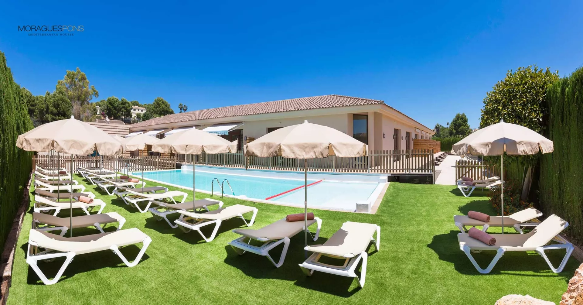 Hotel in Jávea zu verkaufen.