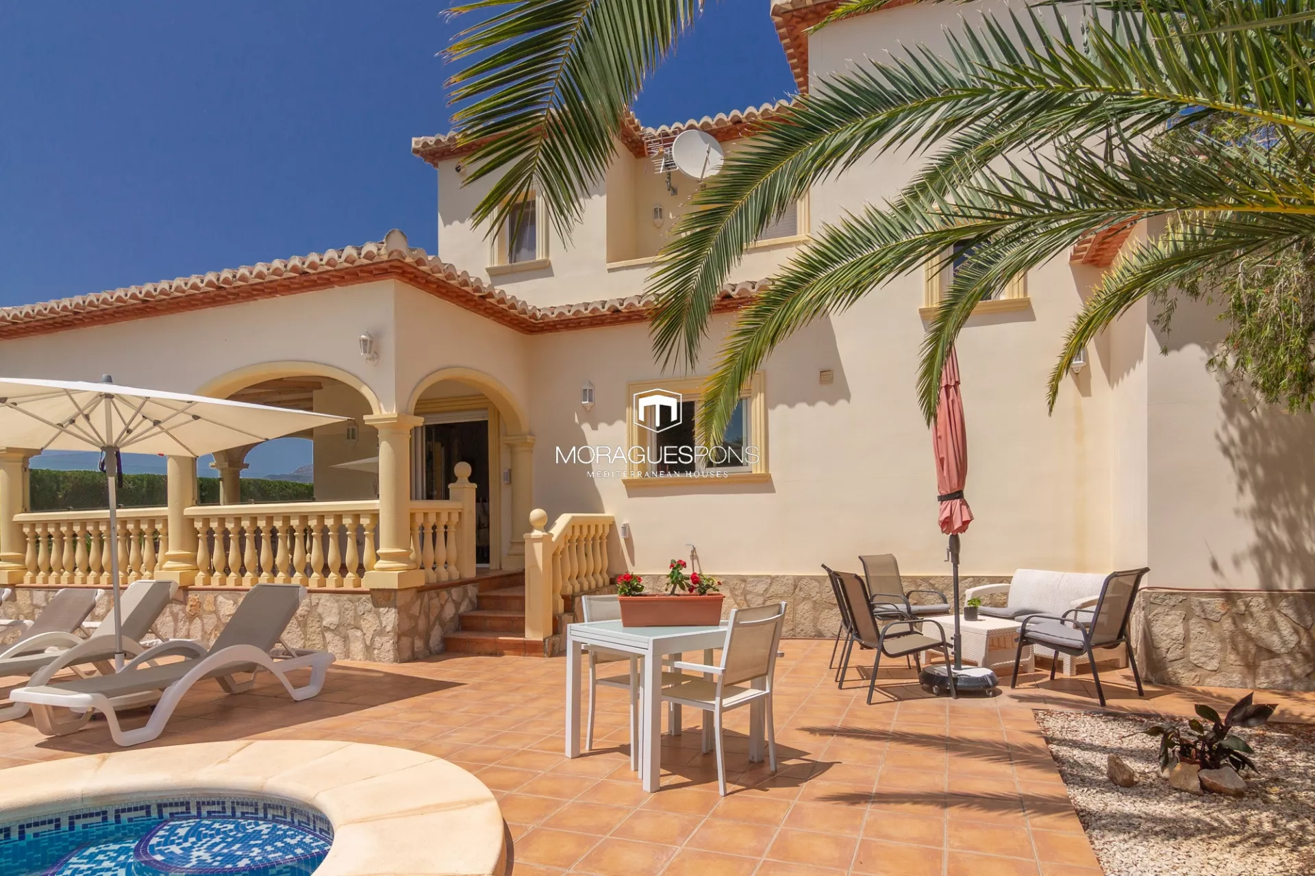 Villa de estilo tradicional  a la venta Jávea