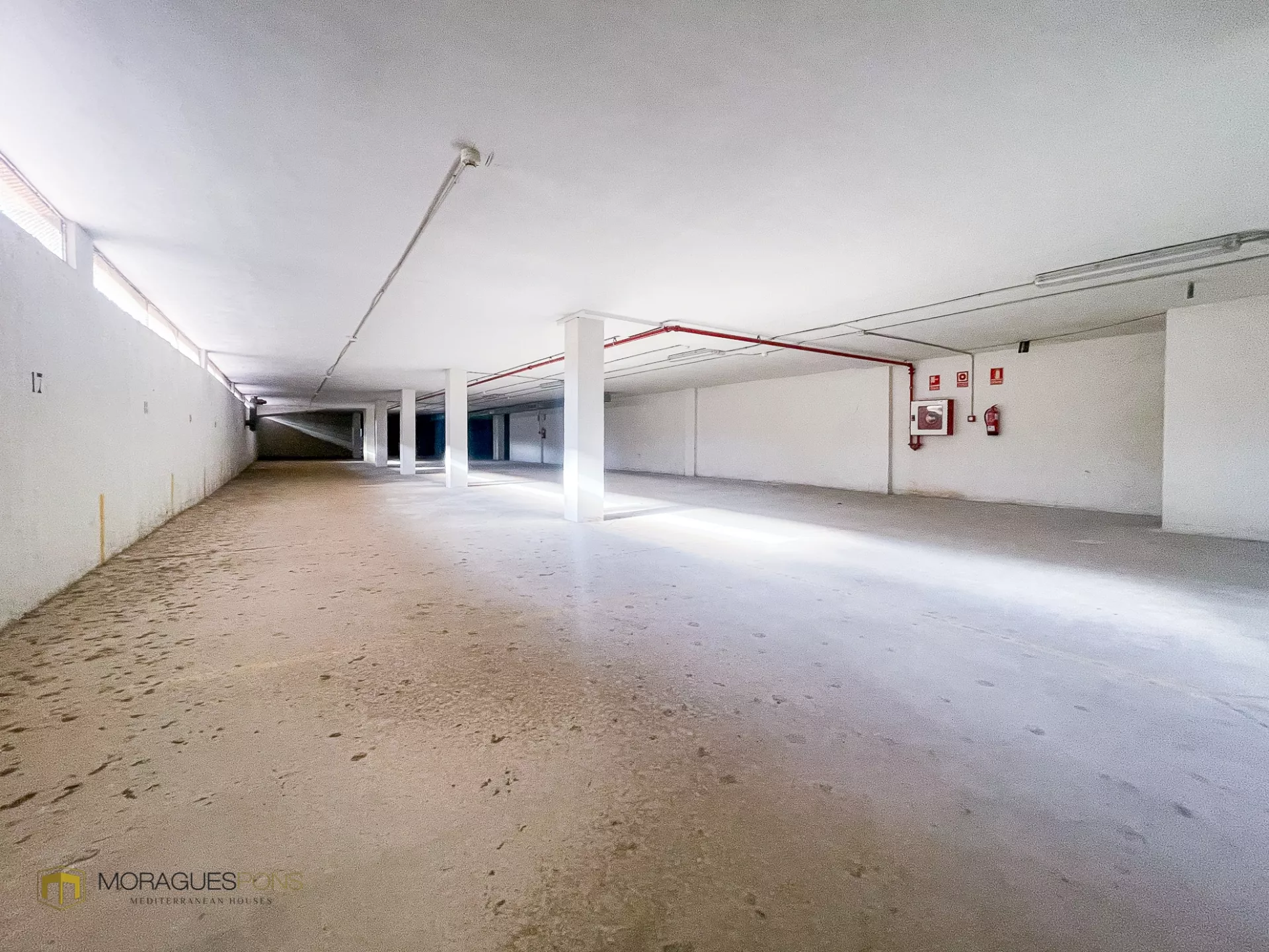 41 parkeerplaatsen te koop in Gata de Gorgos - 1/7