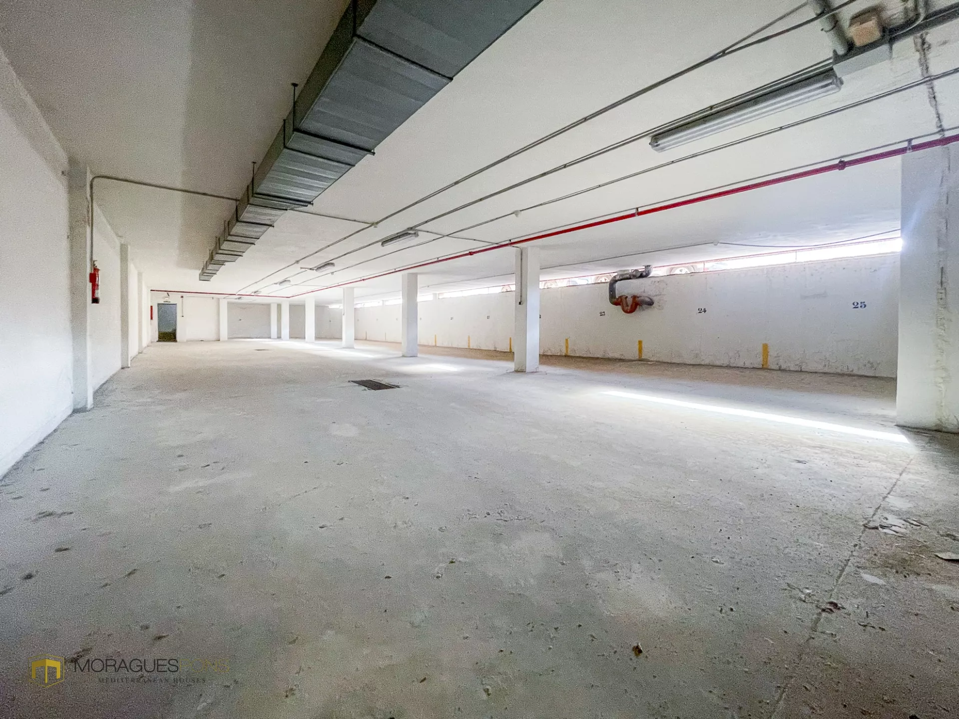 41 parkeerplaatsen te koop in Gata de Gorgos - 2/7