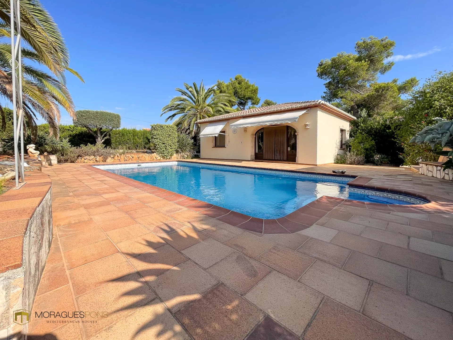 Cosy villa with swimming pool in Balcón al mar, Jávea. - 1/16