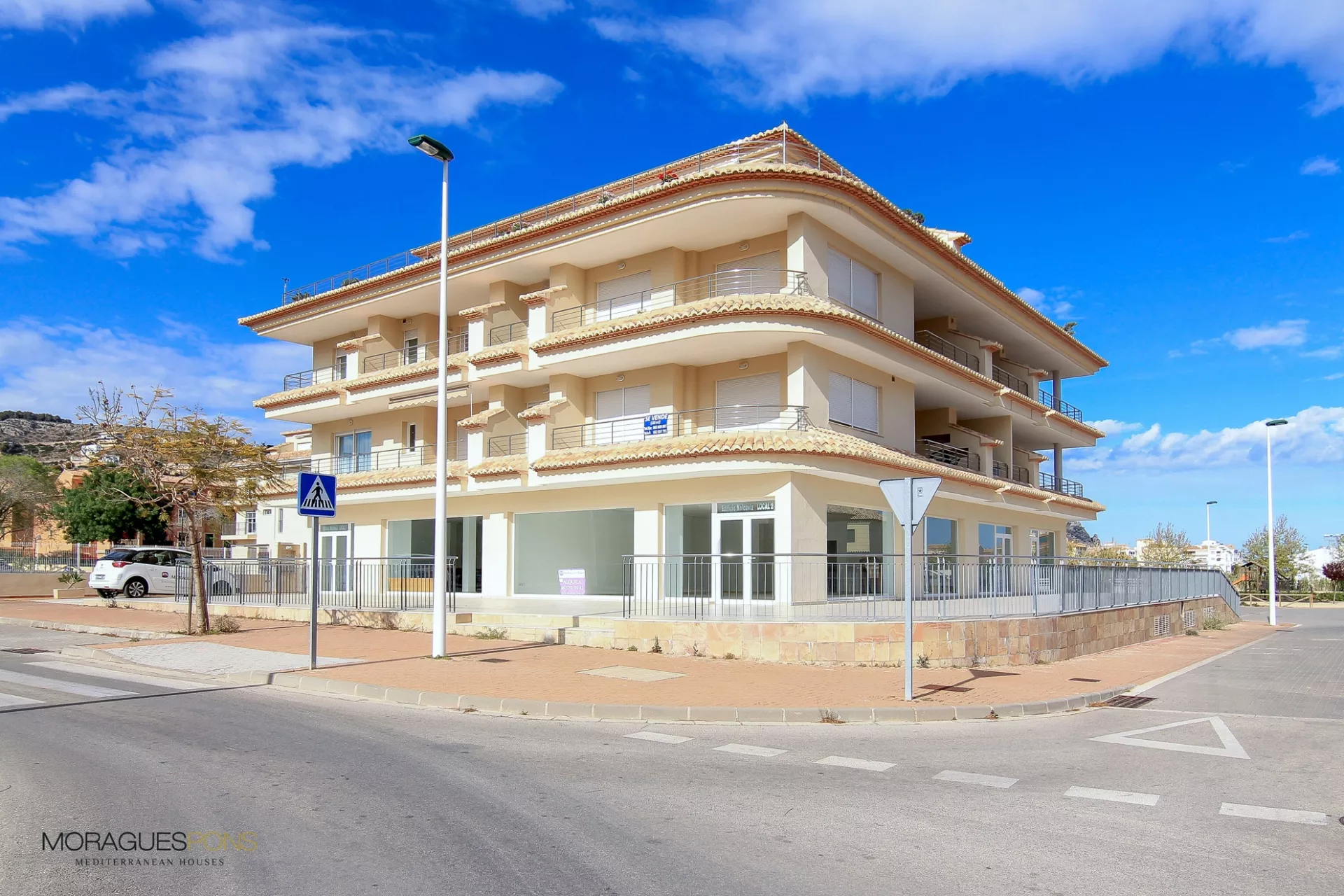 Apartment for sale in the port of Jávea - 1/18