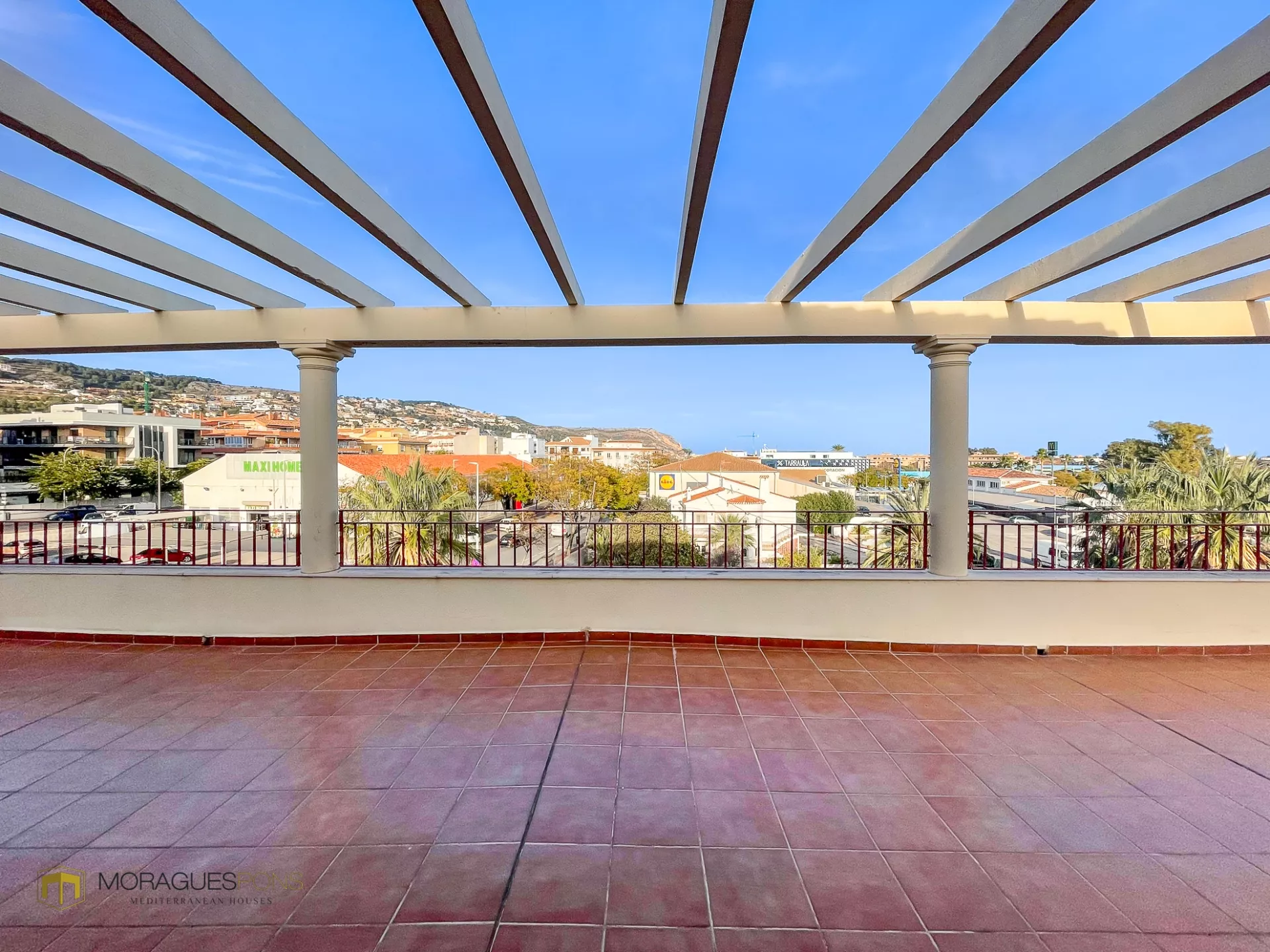 En alquiler de larga estancia este ático en Jávea - 2/23