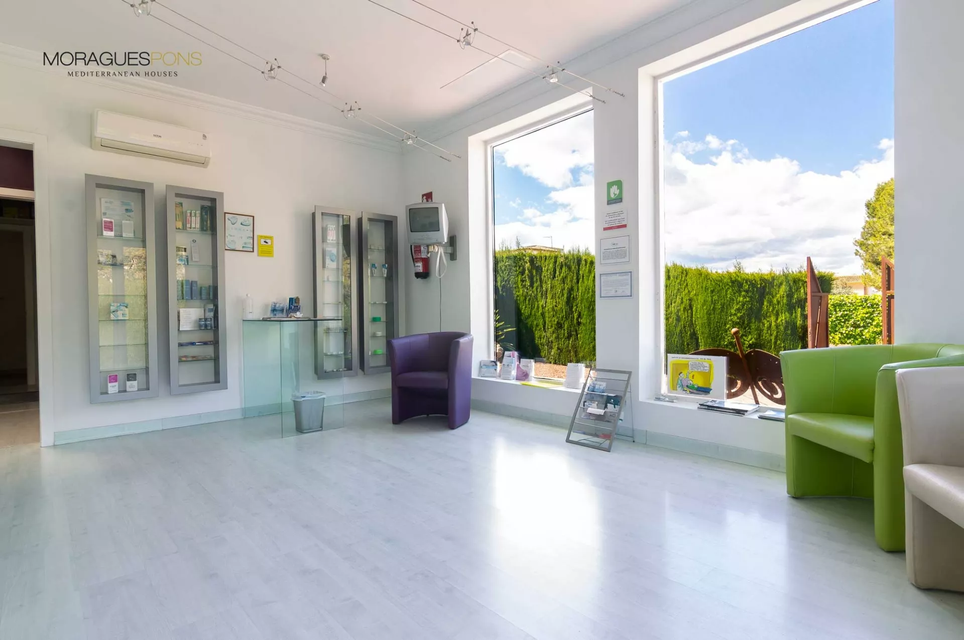 Multifunctional Commercial Space in Jávea – Ideal for Businesses and Professionals - 3/19