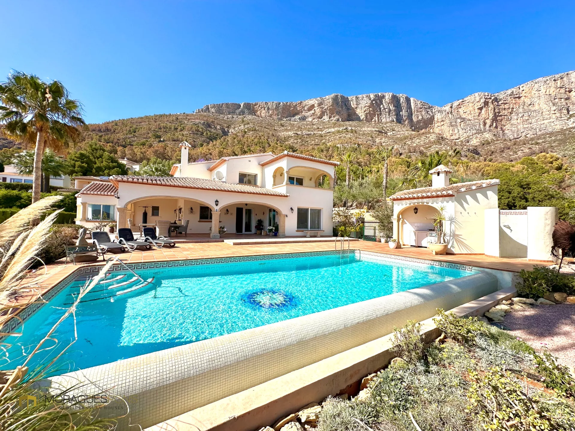 Exclusive Family Villa in Montgó, Jávea - 1/42