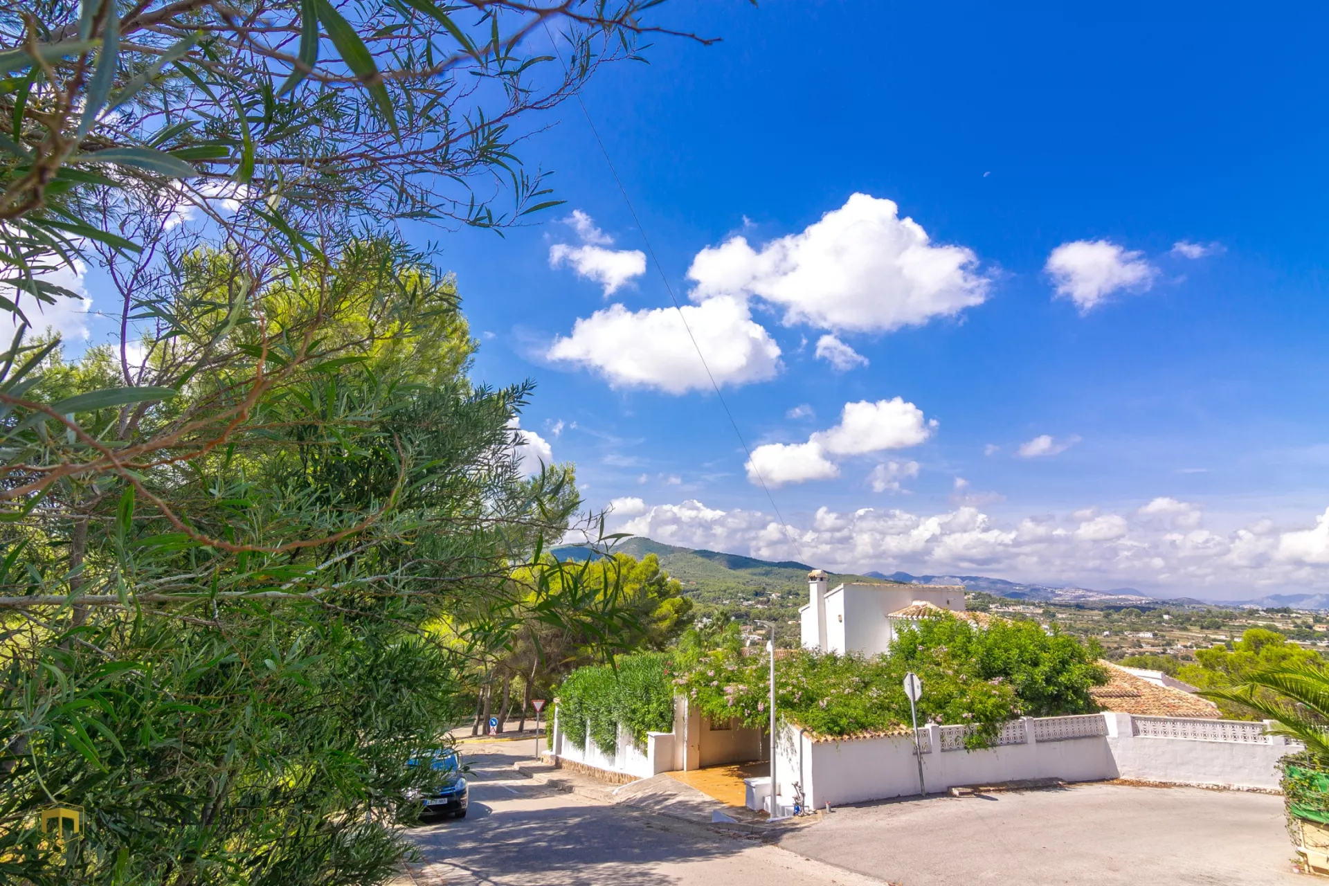 Terrain ensoleillé avec vue sur la vallée de Jávea. - 2/2