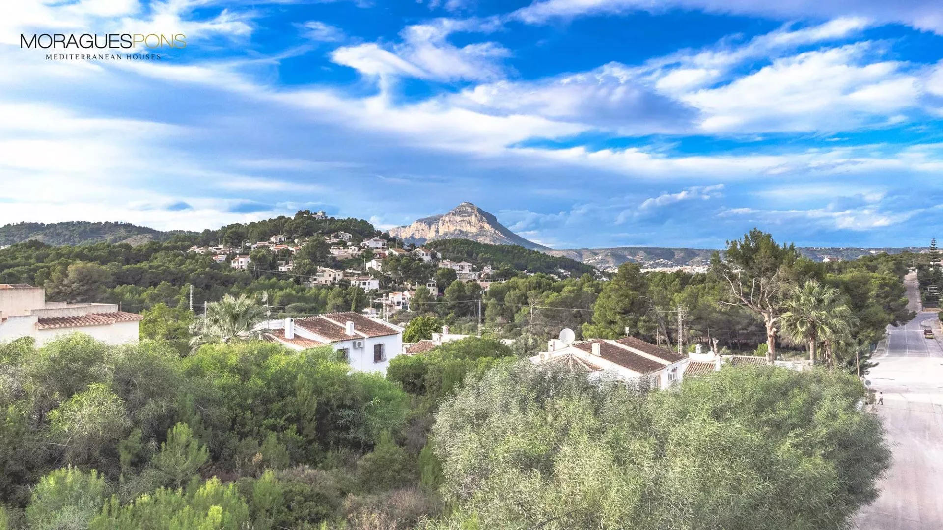 Volledig vlak perceel op een steenworp afstand van het strand Arenal in Jávea. - 1/4