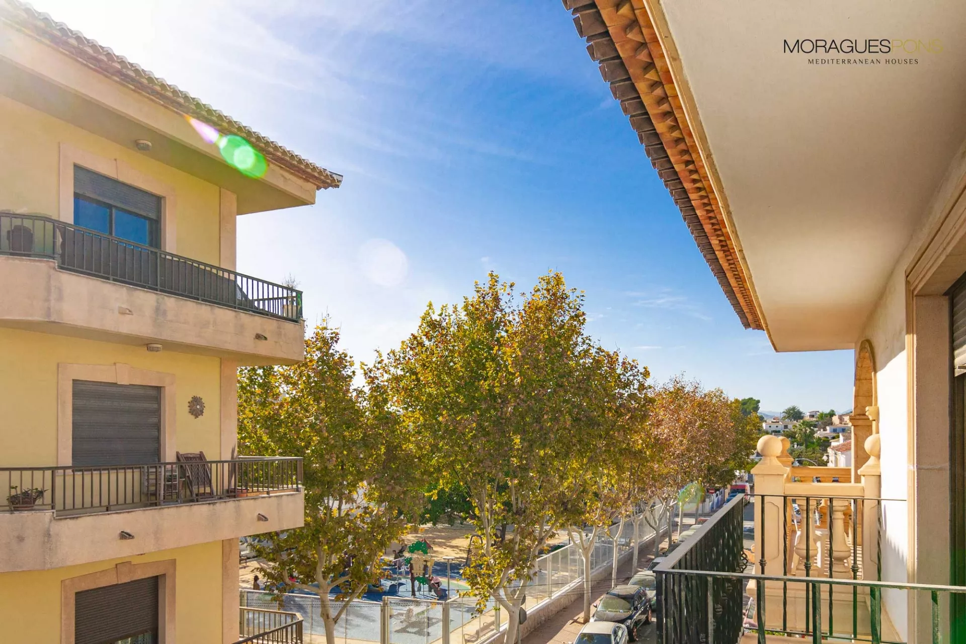 Lumineuse et spacieuse cette maison aux airs majestueux - 4/17