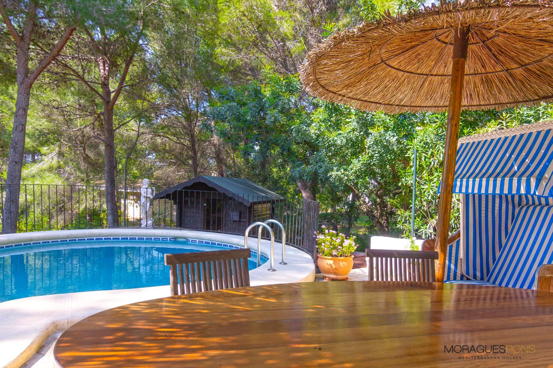 Villa with pool for sale in El Montgó - 3/28
