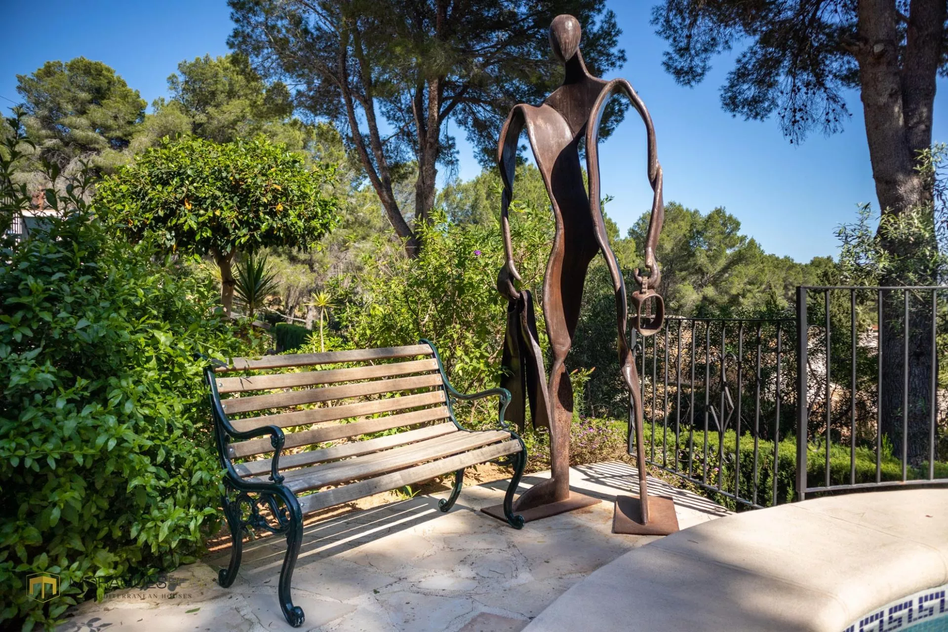 Villa with pool for sale in El Montgó - 4/28