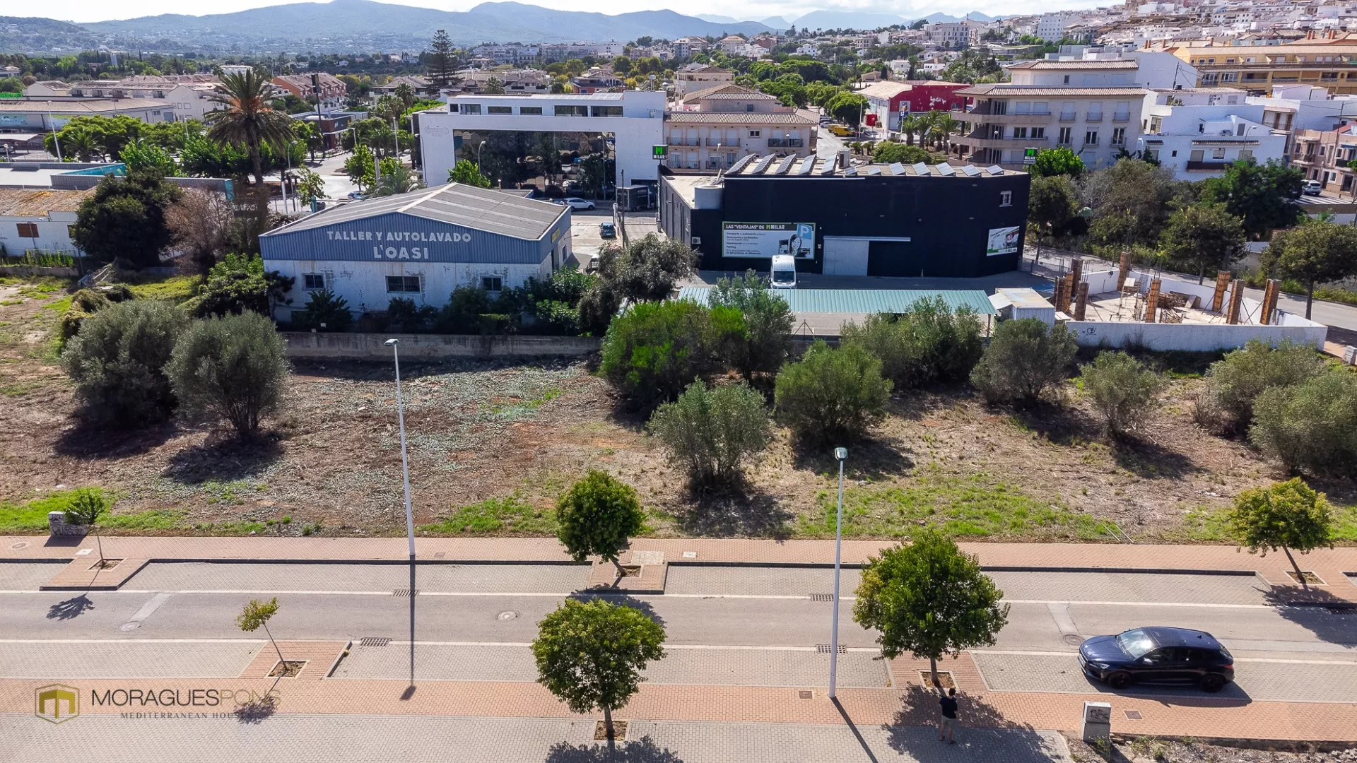 Städtisches Grundstück für tertiäre Nutzung neben dem Hafen von Jávea - 2/9
