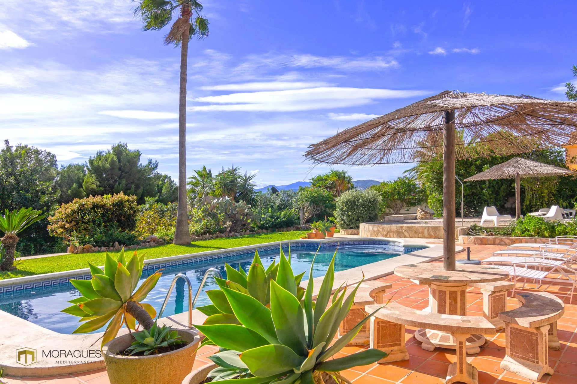 Villa for sale in El Montgó - Jávea - 2/23