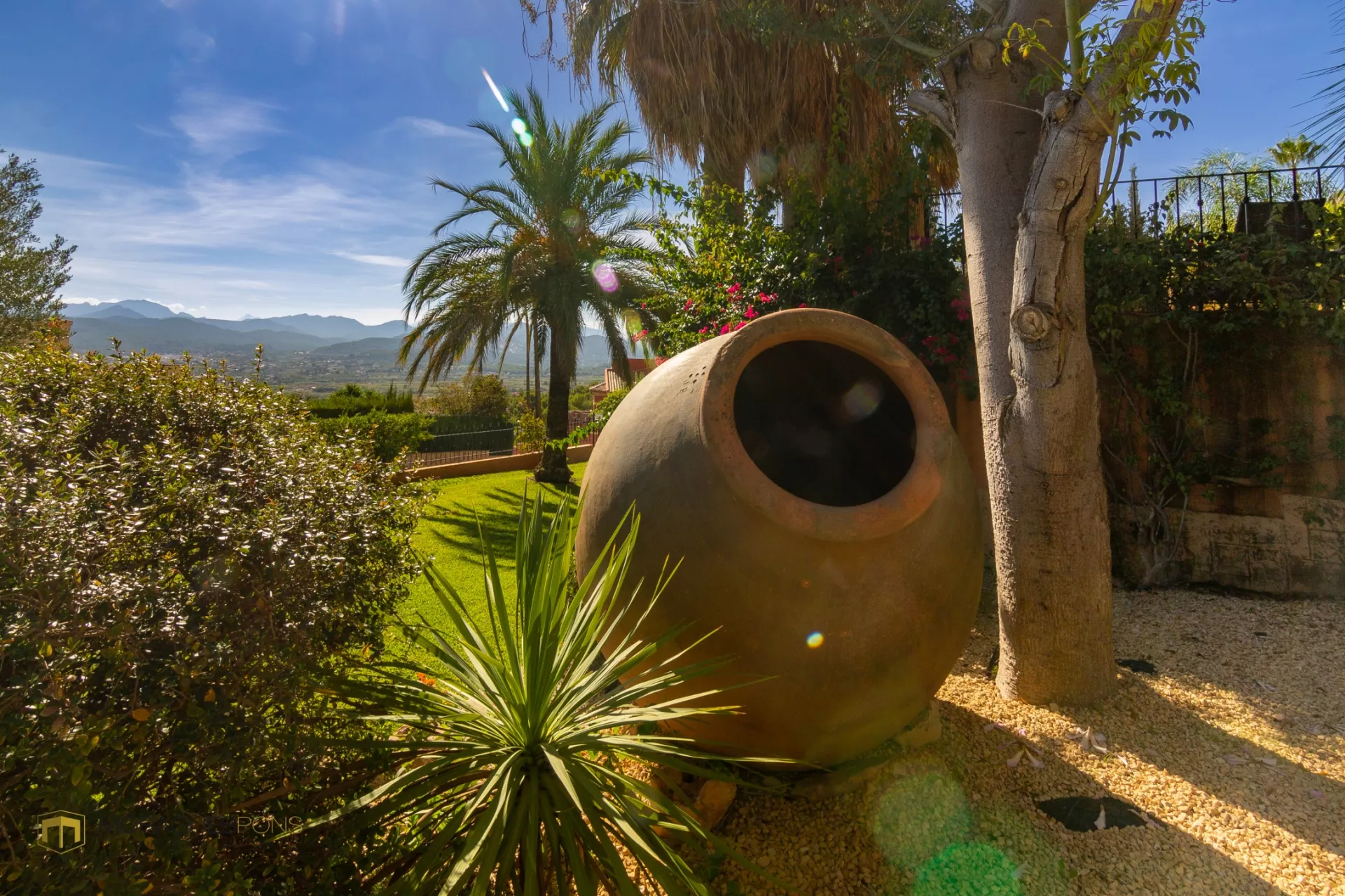 Villa with large plot and open views in Jávea. - 5/33