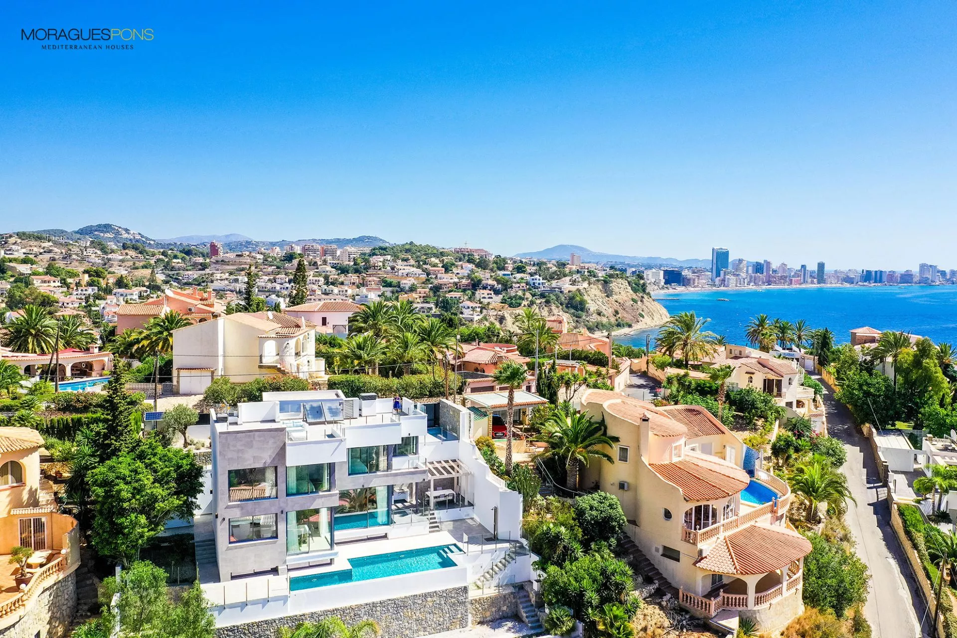 Luxury villa in Calpe with sea views - 3/23