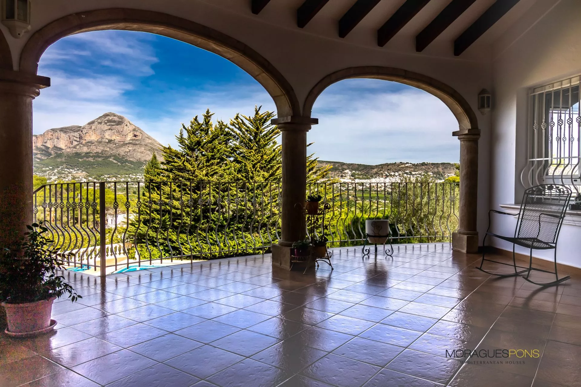 Villa in Jávea with more than 550 sqm  built - 2/21