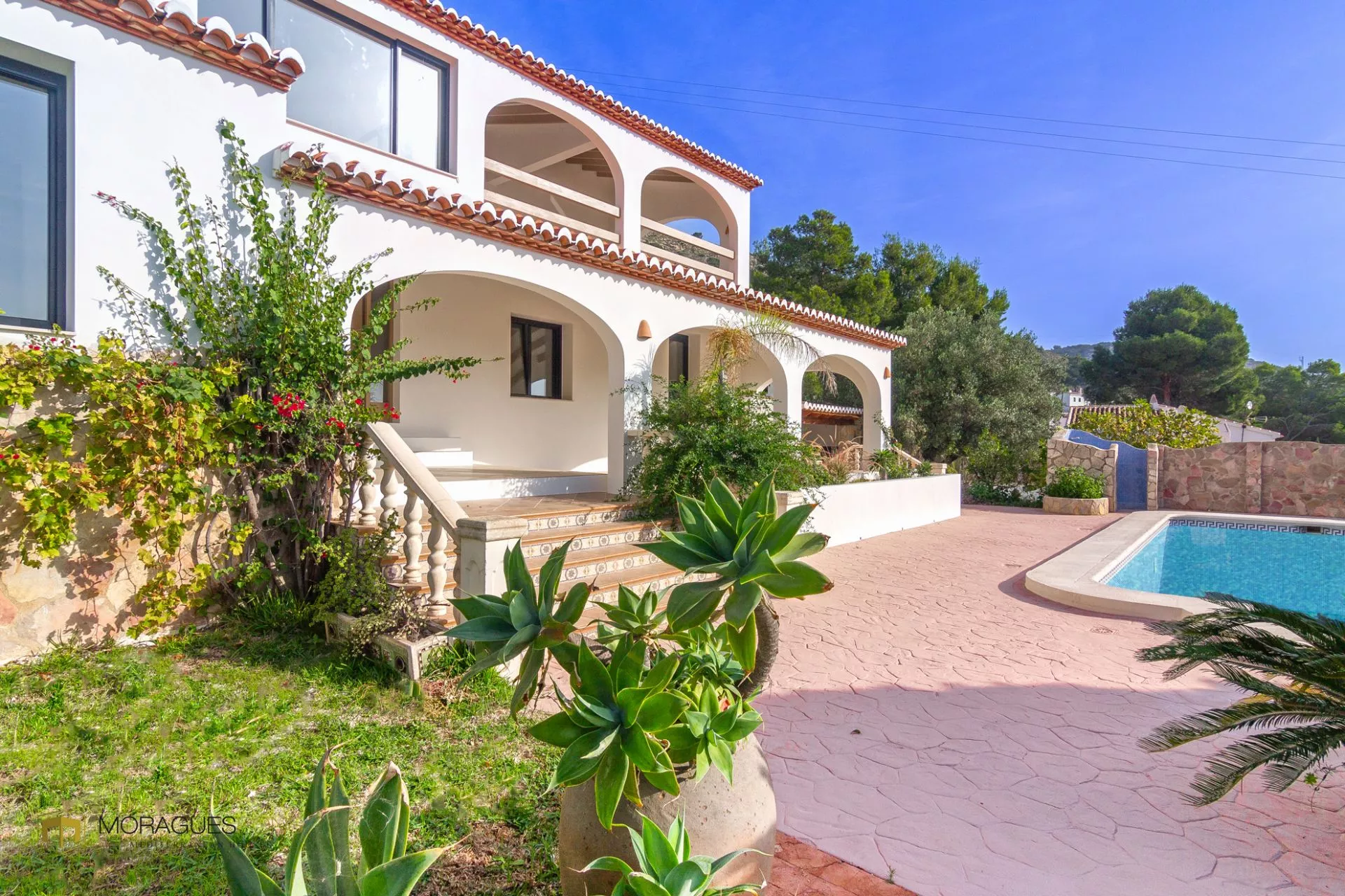 Completely renovated villa with sea views. - 1/33