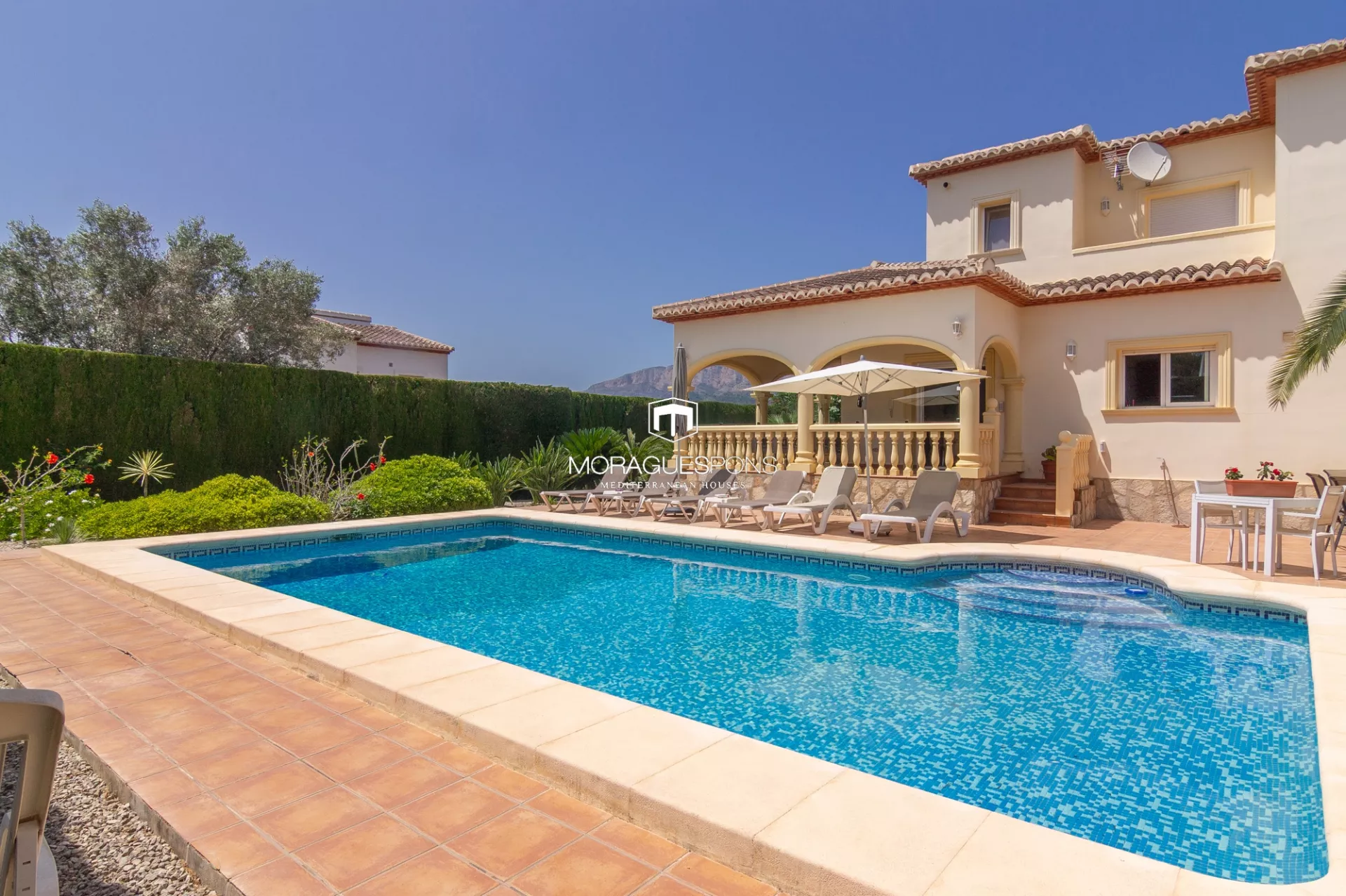 Villa de style traditionnel à vendre à Jávea