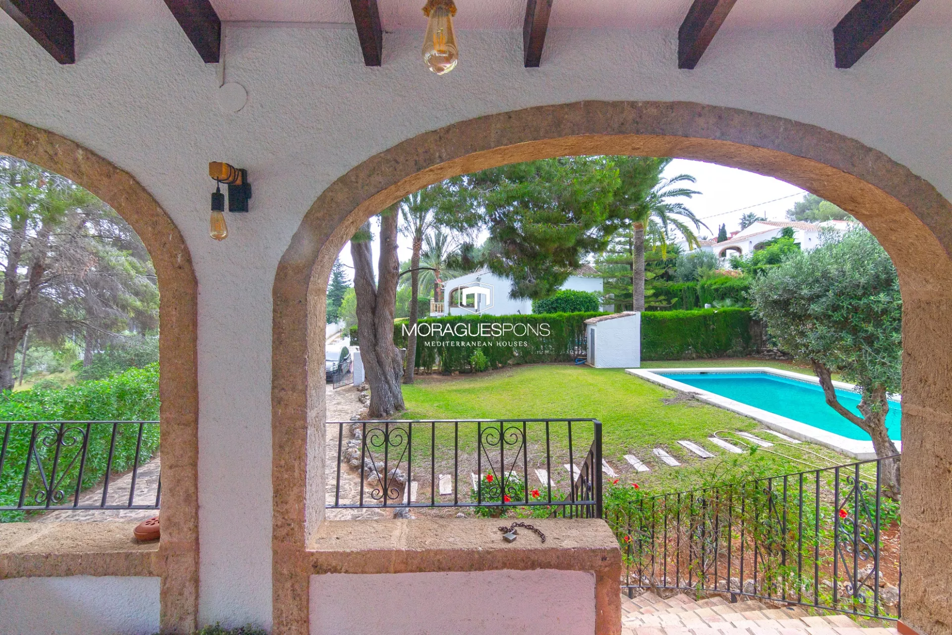 Villa for sale near the Arenal Beach in Jávea - 5/45