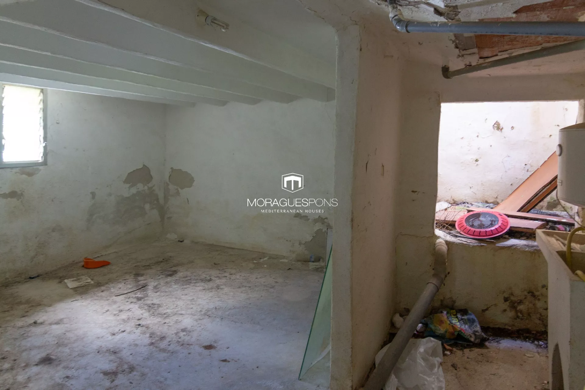 Village house in Teulada with garden and tons of potential - 5/27