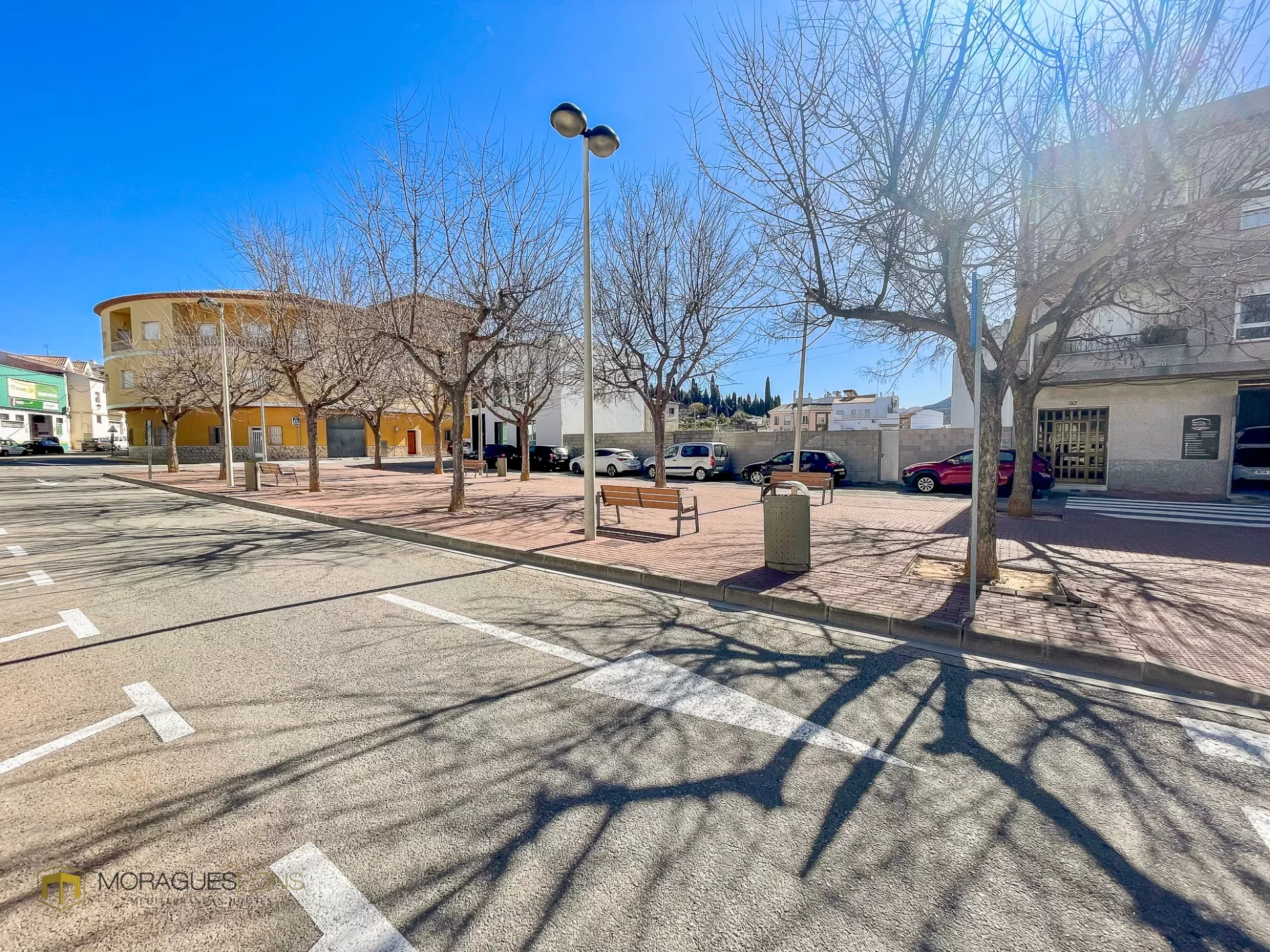 Grundstück mit Lagerhalle in Gata de Gorgos zu verkaufen - 1/12