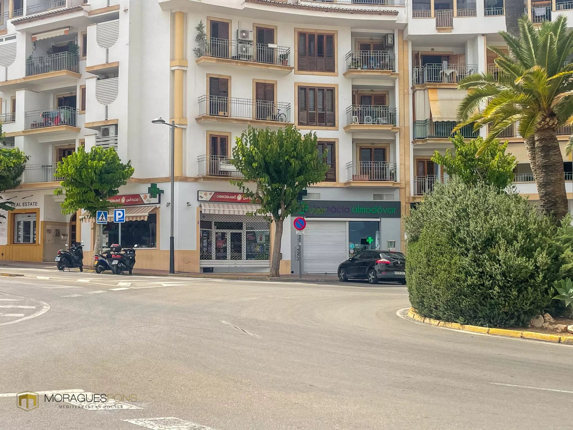 Commercieel pand te koop naast het gemeentehuis van Jávea - 2/8