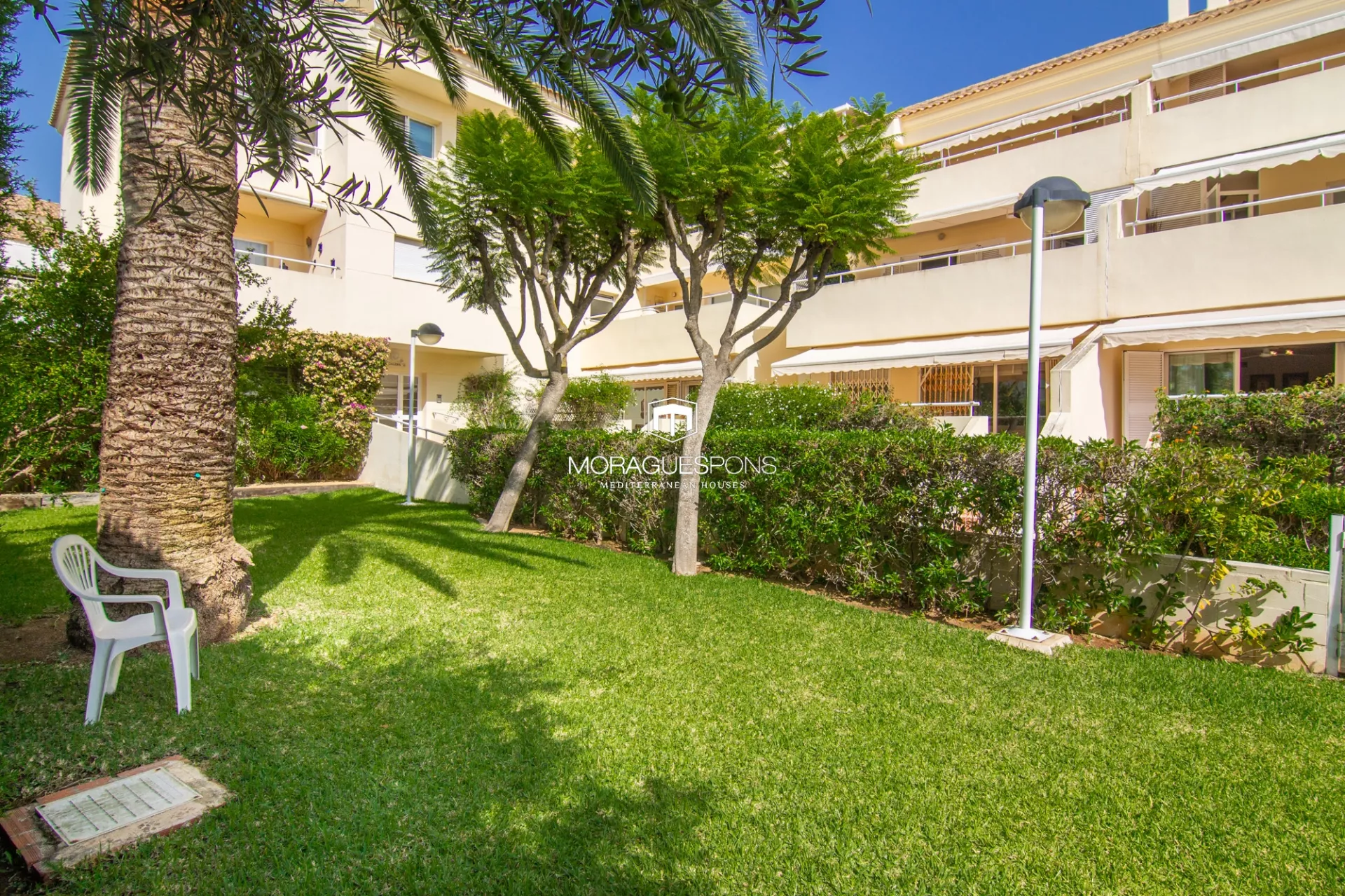 Begane grond appartement in de Calle Génova – Seizoensverhuur van september tot juni - 4/24