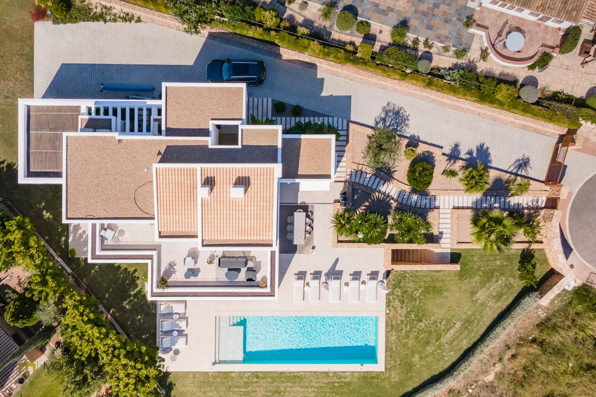 Designer villa with heated pool - 3/38