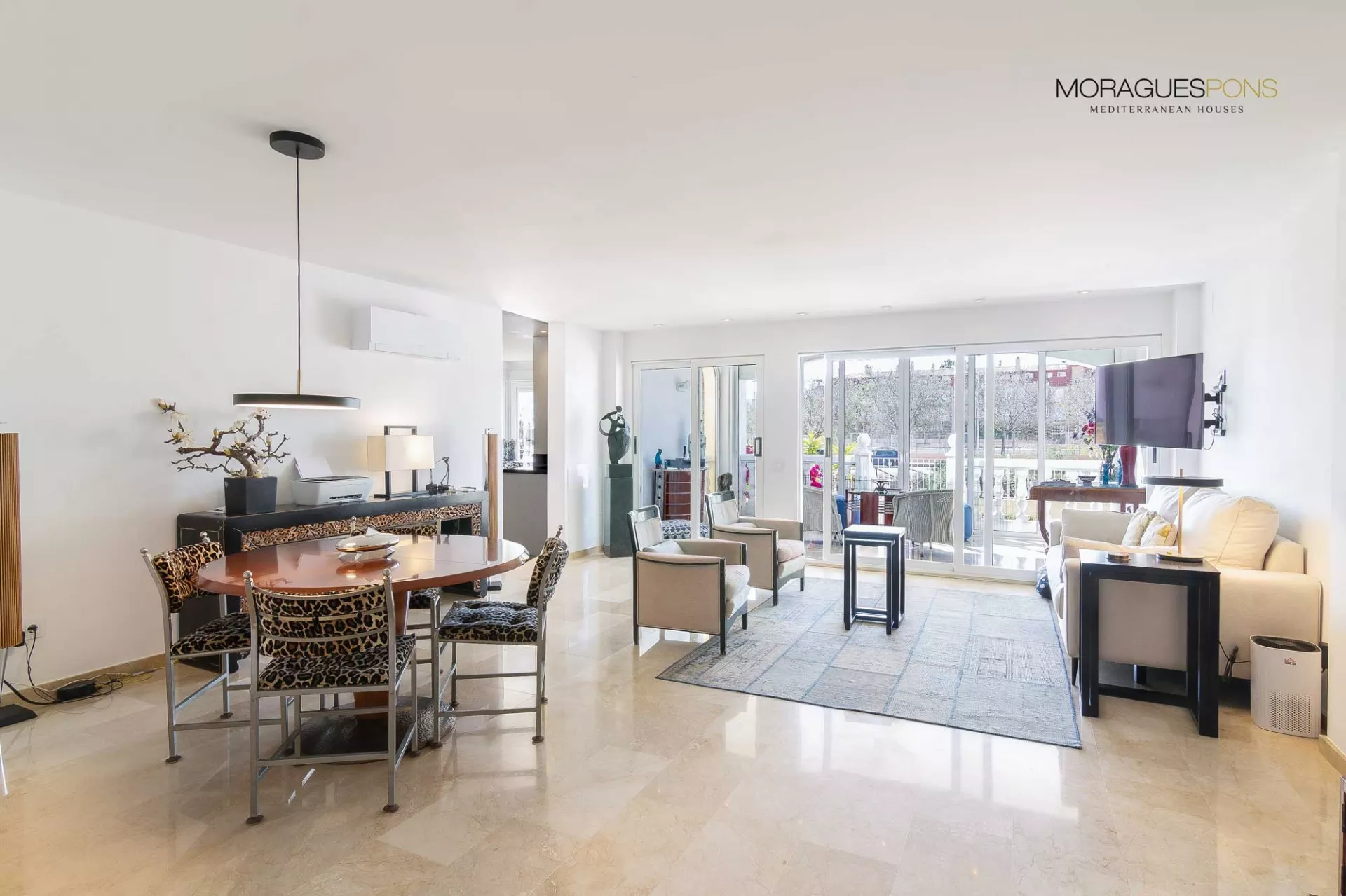 Newly refurbished ground floor apartment in the Port of Jávea at 450m from the Grava beach. - 2/16