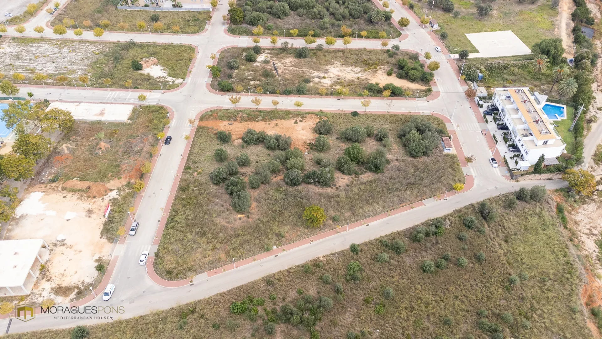 Plot for sale for the construction of 30 houses - 2/10