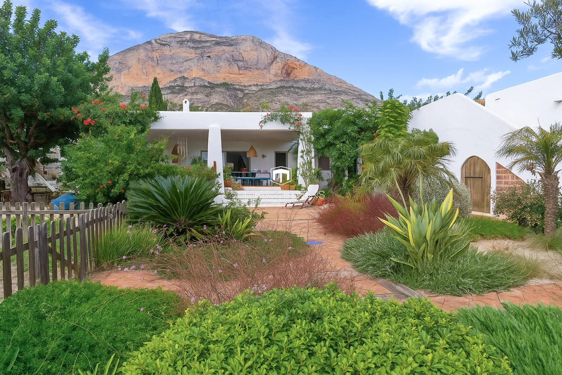 Villa te koop in El Montgó Jávea - 1/68