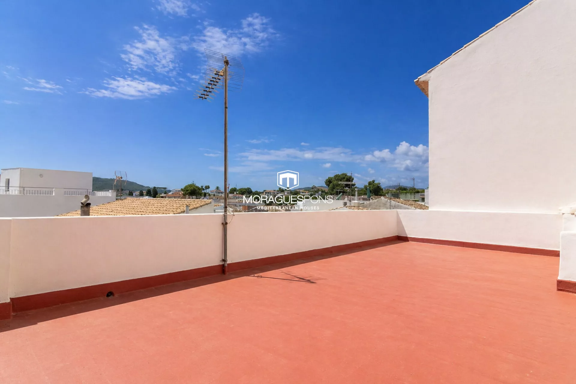 Casa de pueblo en venta en Jávea – Gran oportunidad de reforma con vistas al casco histórico - 2/26