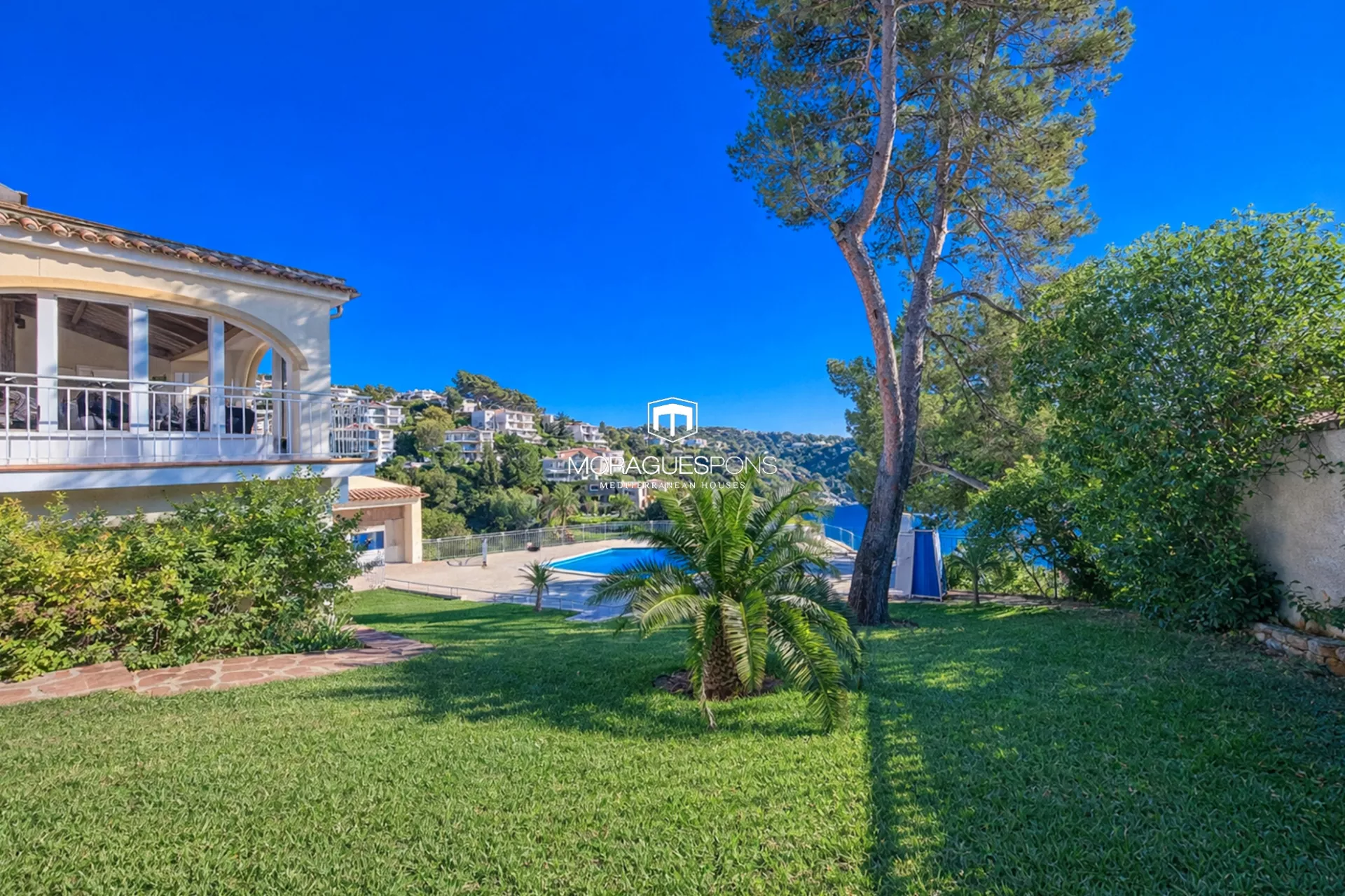 Villa mit beeindruckendem Meerblick in Jávea - 3/30