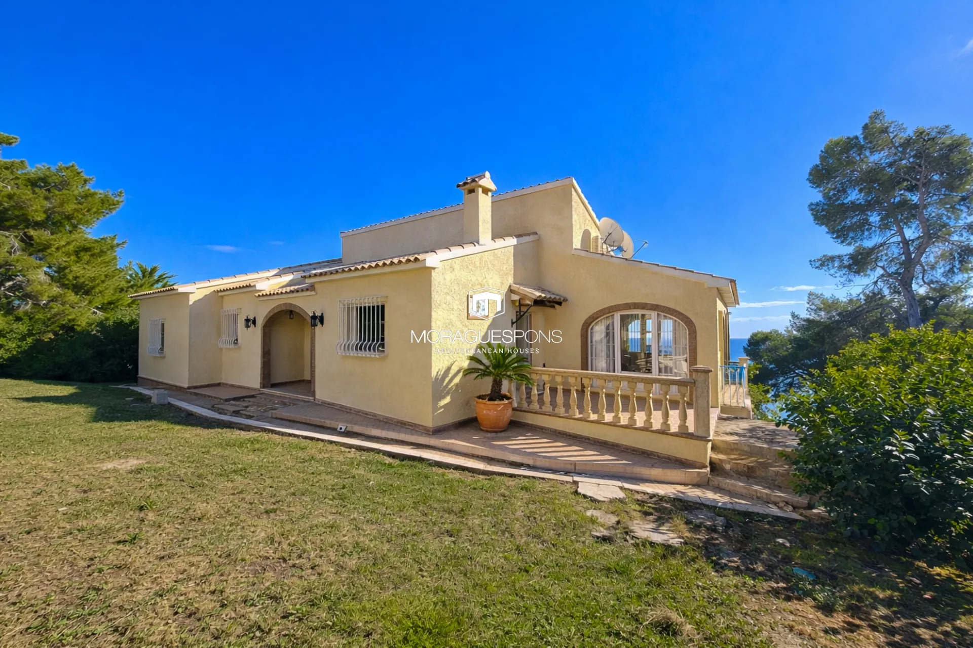 Villa mit beeindruckendem Meerblick in Jávea - 4/30
