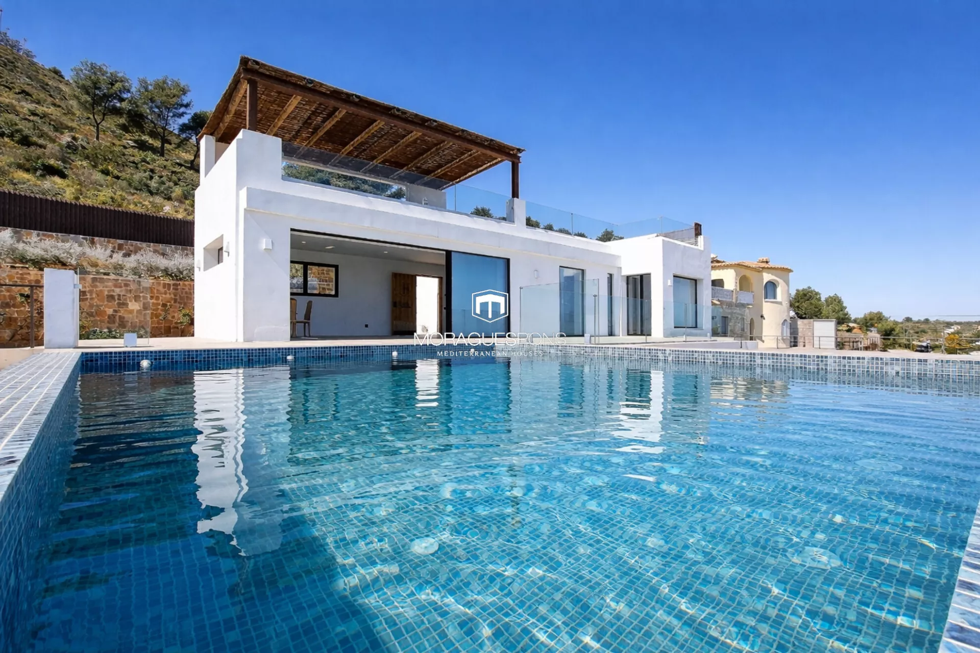 Sea view villa in Cumbres del Sol - 3/42
