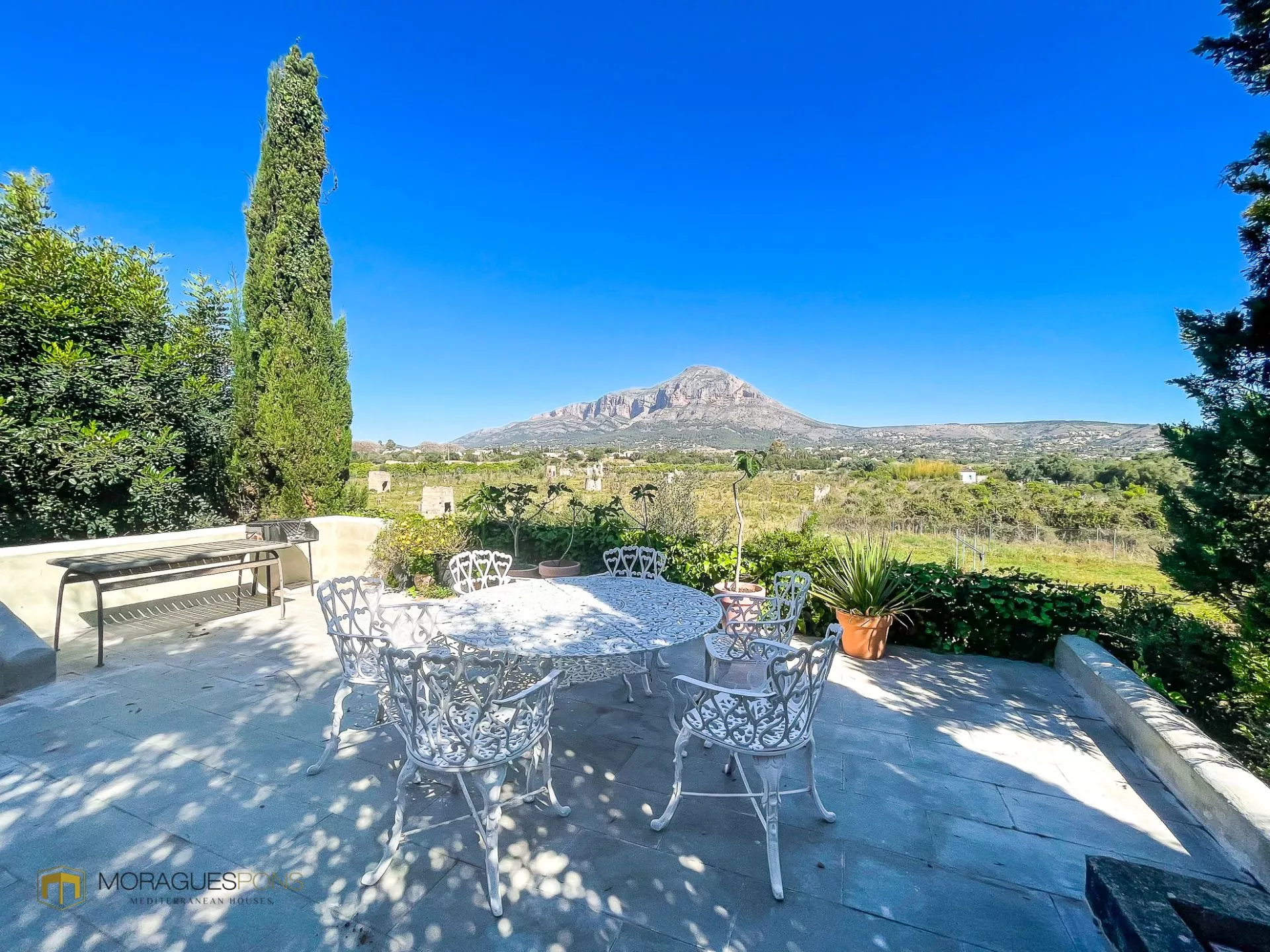 Se alquila villa con jardín y piscina - 2/28