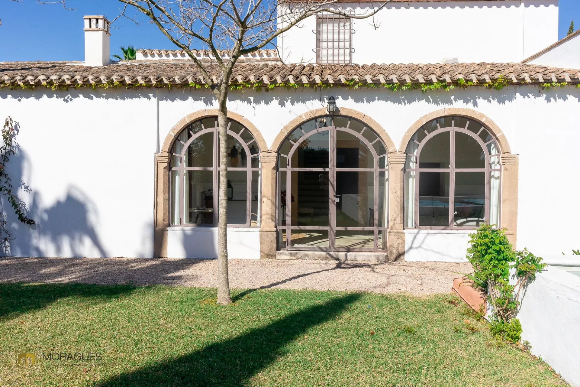 Se alquila villa con jardín y piscina - 3/28