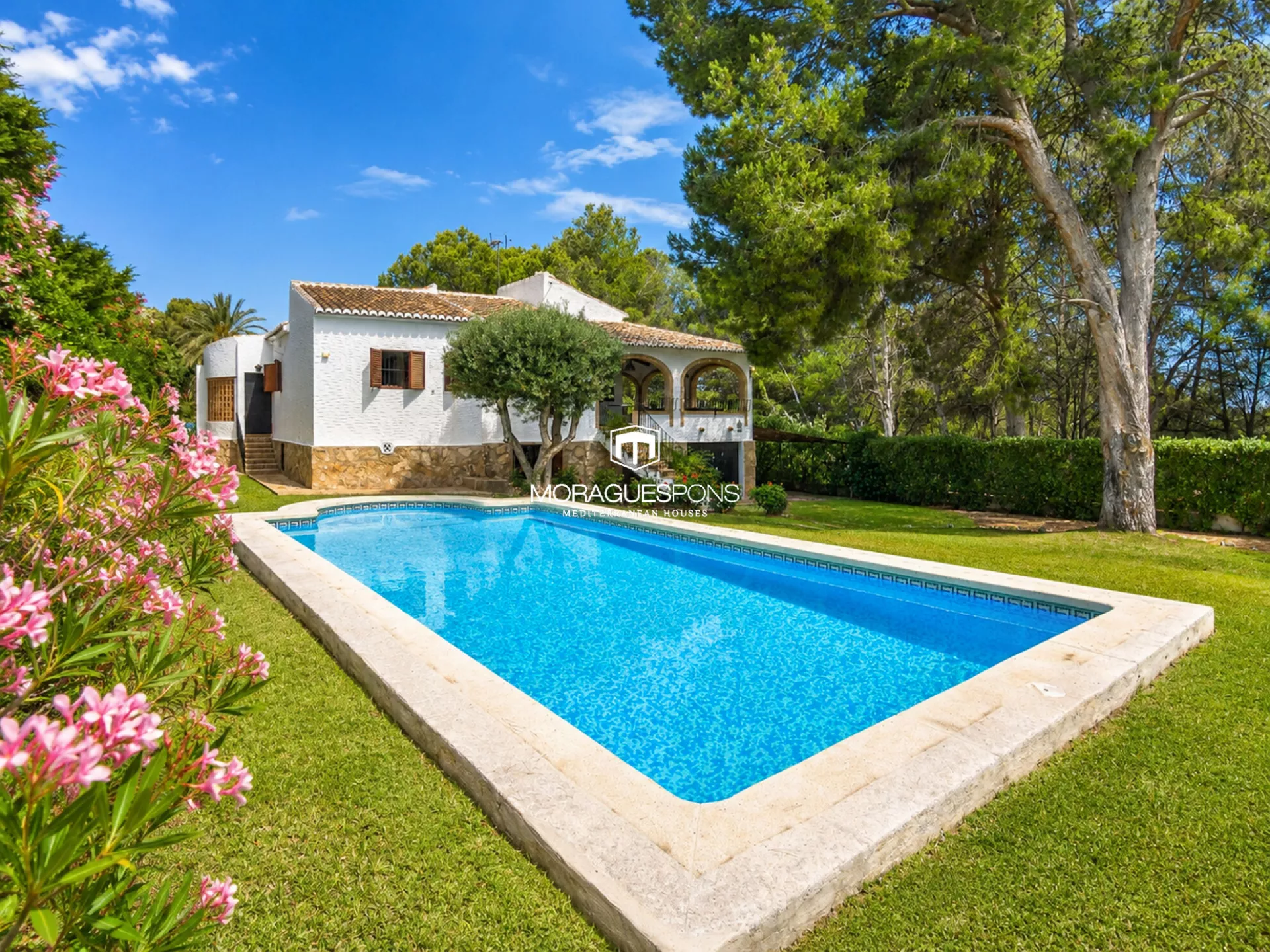 Villa for sale near the Arenal Beach in Jávea - 3/42